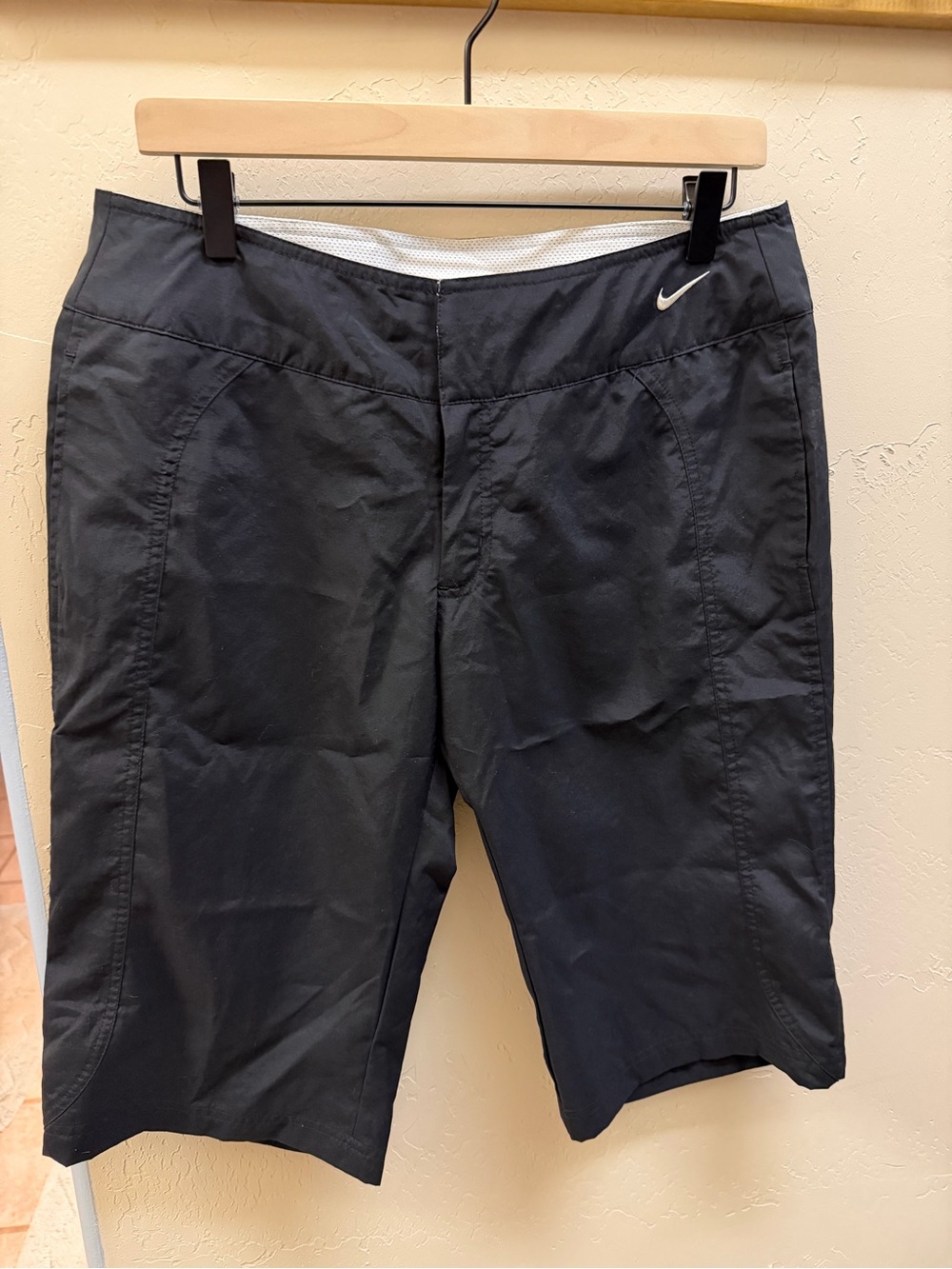 Nike Golf Women’s Shorts Size M 8-10 Black Bermuda Performance Golf Shorts